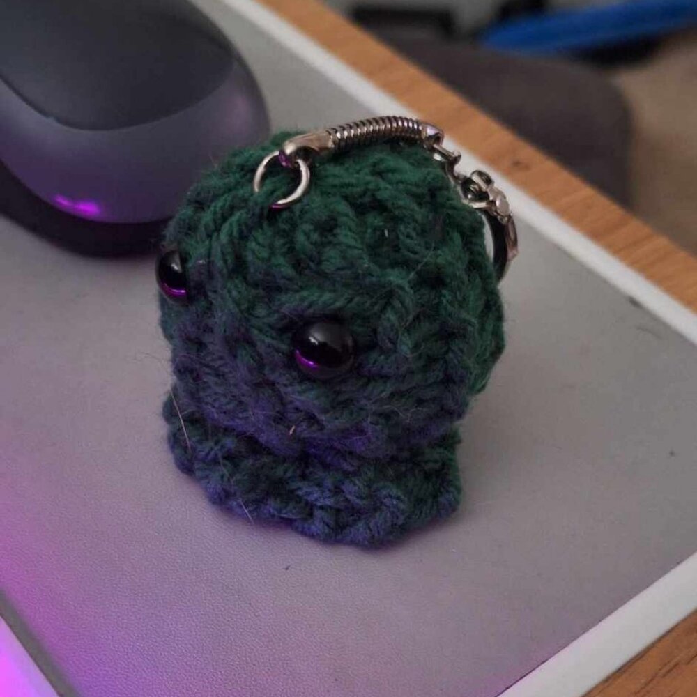 Handmade Yarn Key Chain-Color Green
